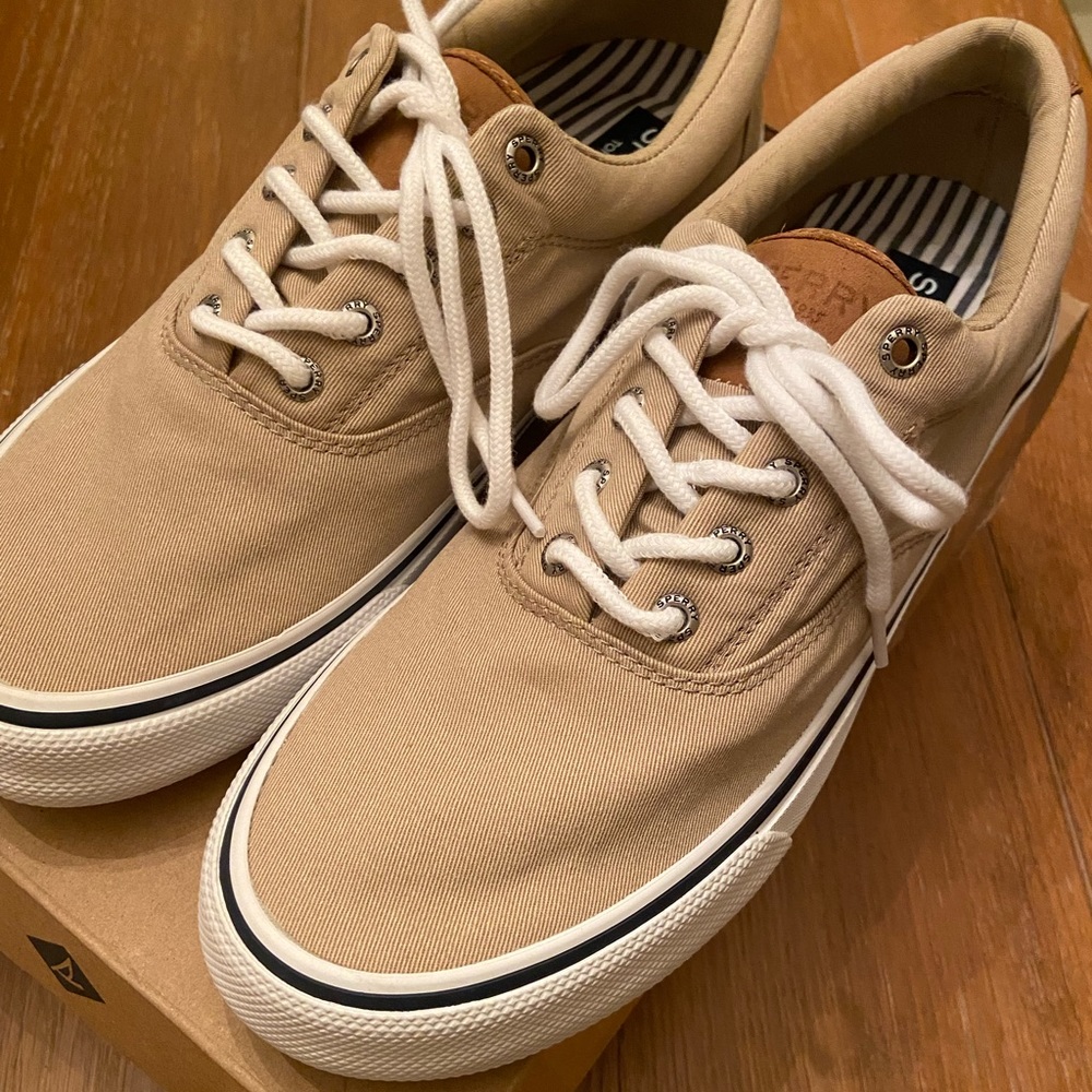 NWT Men’s Sperry Loafers